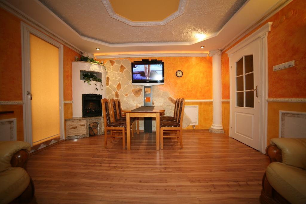 Apartamenty Podzamcze Walbrzych Wałbrzych Quarto foto